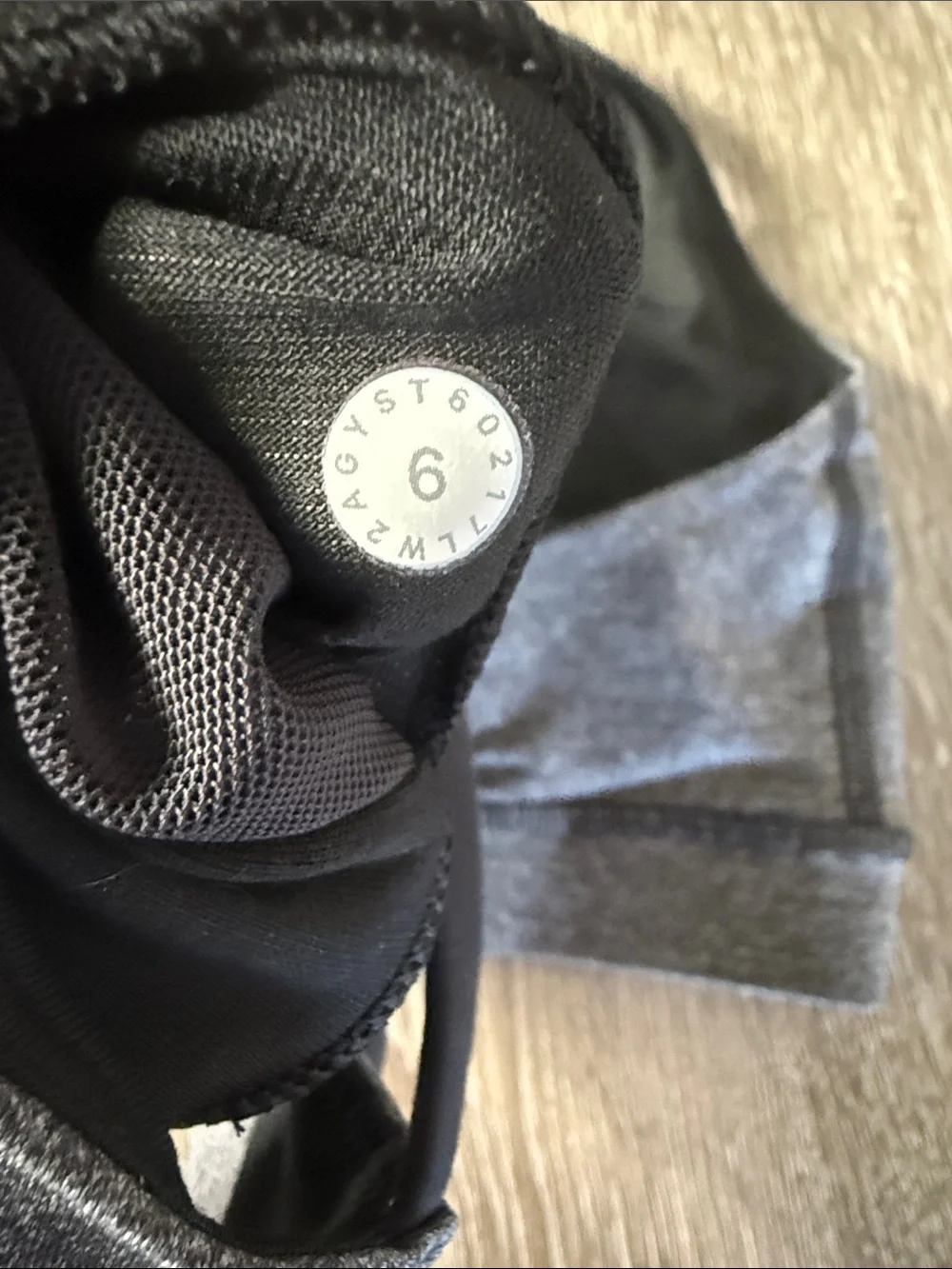 Lululemon Energy Bra Size 6 in Grey & Black